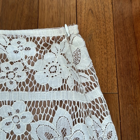 For love and lemons white lace mini skirt - Picture 3 of 5